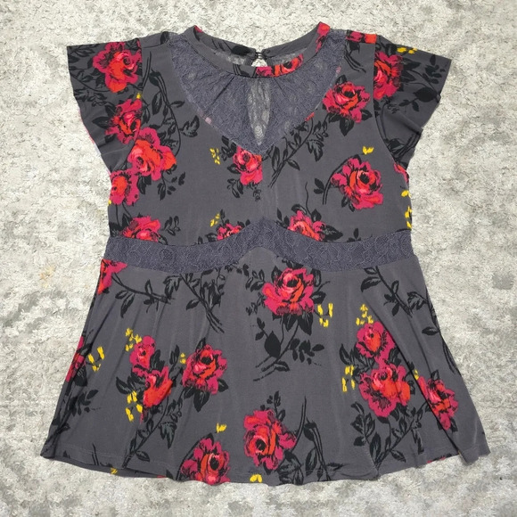 TORRID Studio Knit Lace Inset Short Flutter Sleeve Peplum Top, Dark Floral, 1 1X - Picture 11 of 16